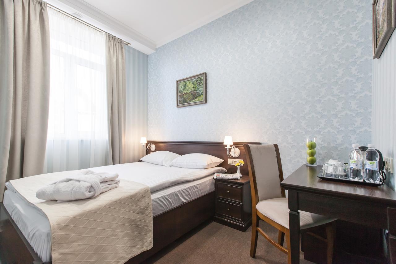 West Park Hotel Sofiivska Borshchahivka ภายนอก รูปภาพ