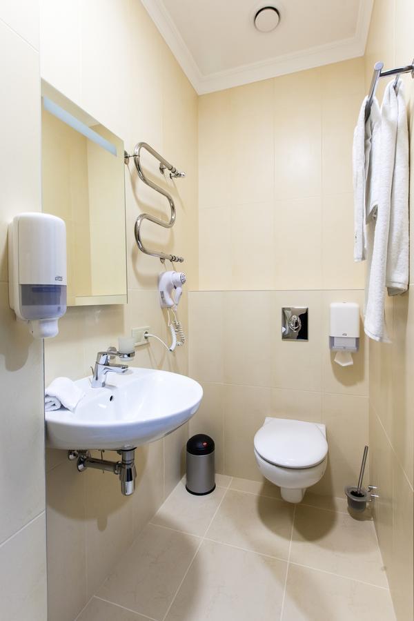 West Park Hotel Sofiivska Borshchahivka ภายนอก รูปภาพ