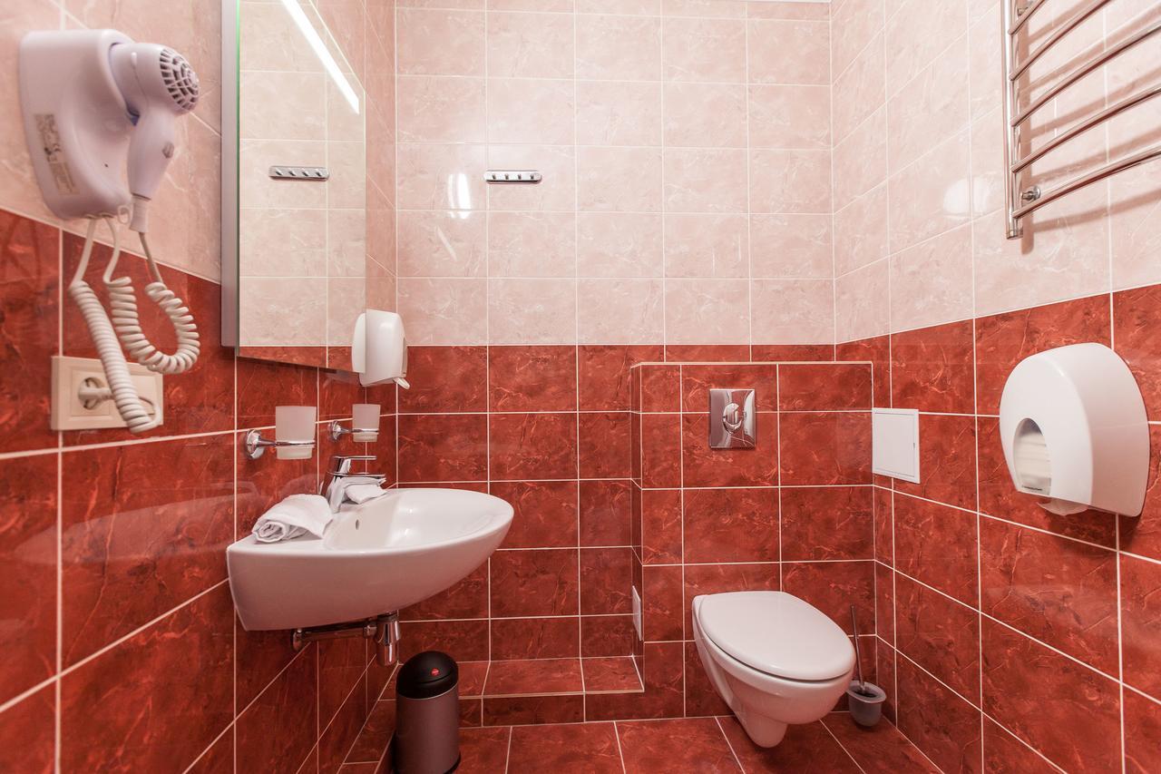 West Park Hotel Sofiivska Borshchahivka ภายนอก รูปภาพ