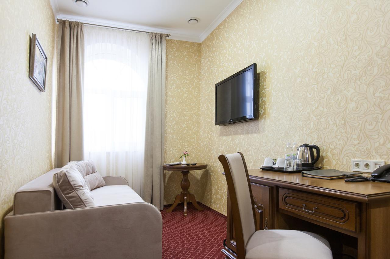 West Park Hotel Sofiivska Borshchahivka ภายนอก รูปภาพ