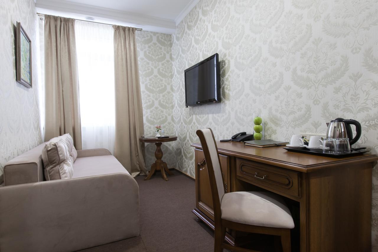 West Park Hotel Sofiivska Borshchahivka ภายนอก รูปภาพ
