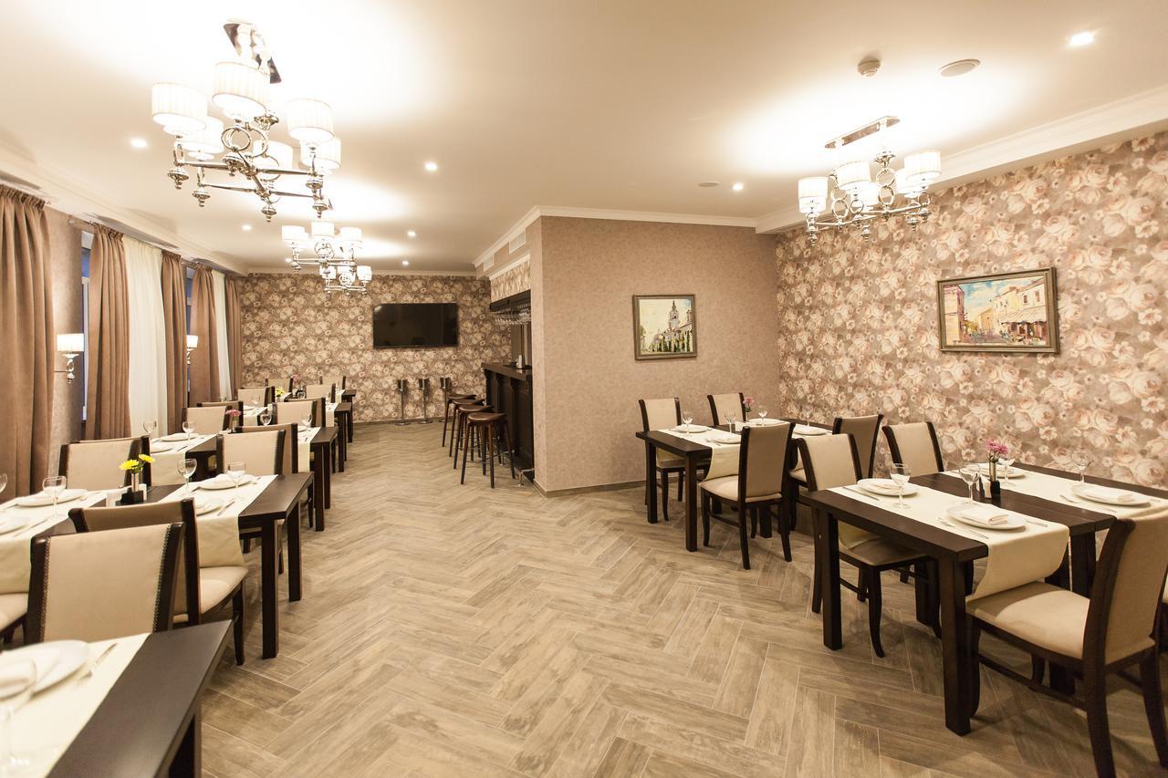 West Park Hotel Sofiivska Borshchahivka ภายนอก รูปภาพ