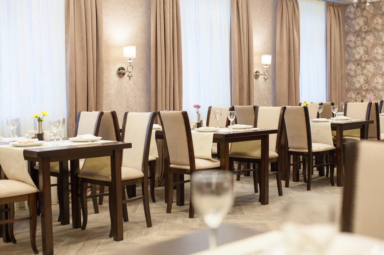 West Park Hotel Sofiivska Borshchahivka ภายนอก รูปภาพ