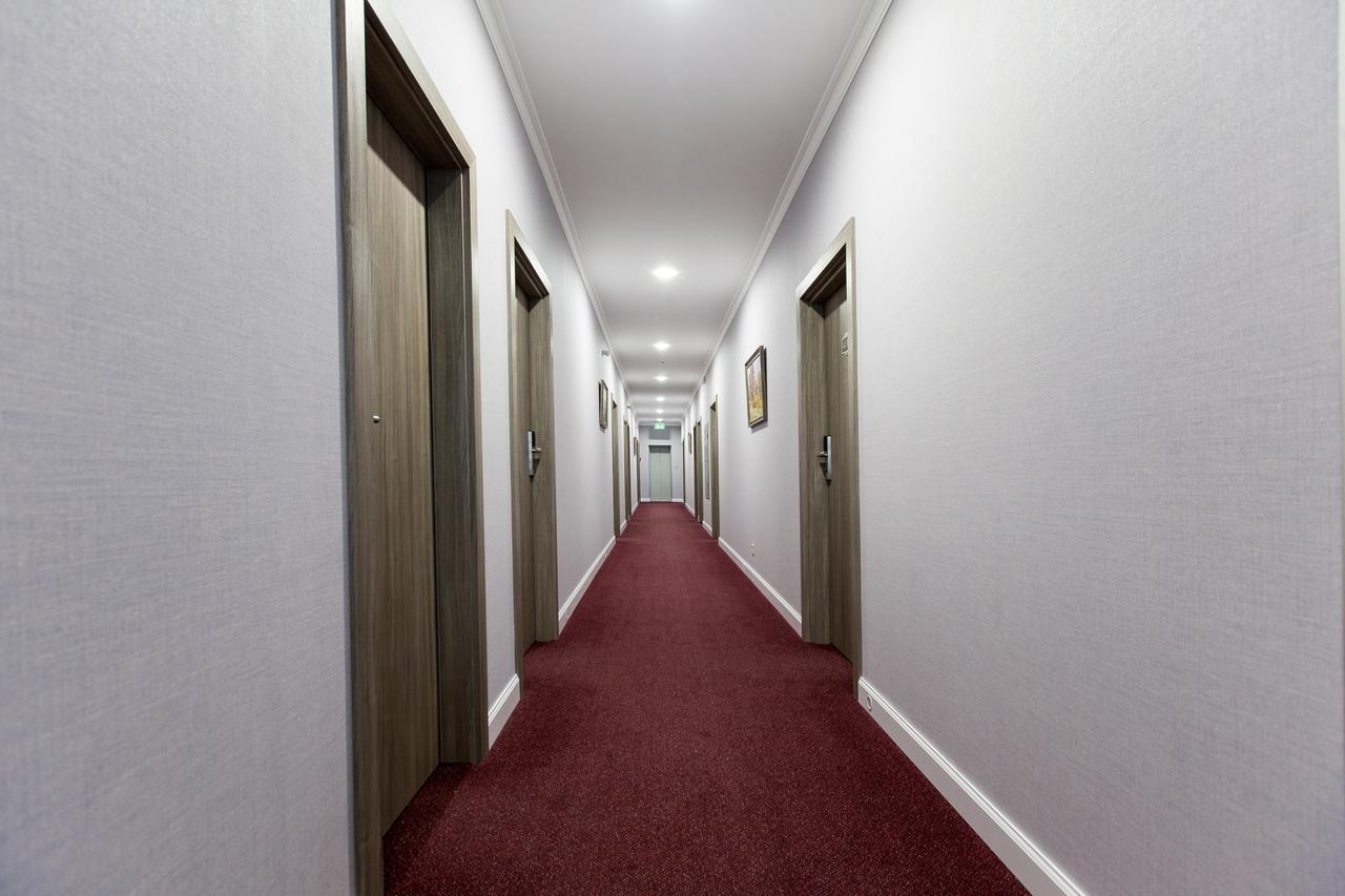 West Park Hotel Sofiivska Borshchahivka ภายนอก รูปภาพ
