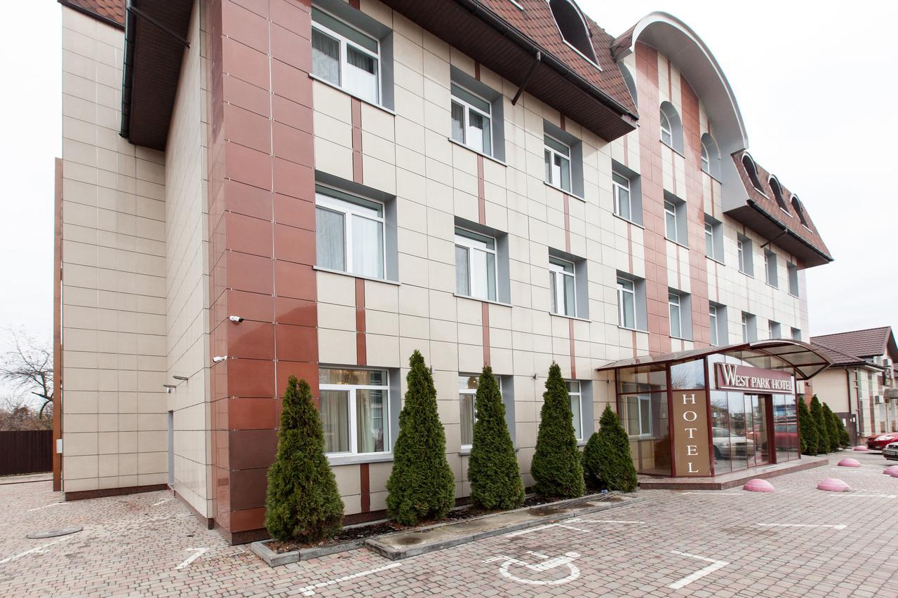 West Park Hotel Sofiivska Borshchahivka ภายนอก รูปภาพ